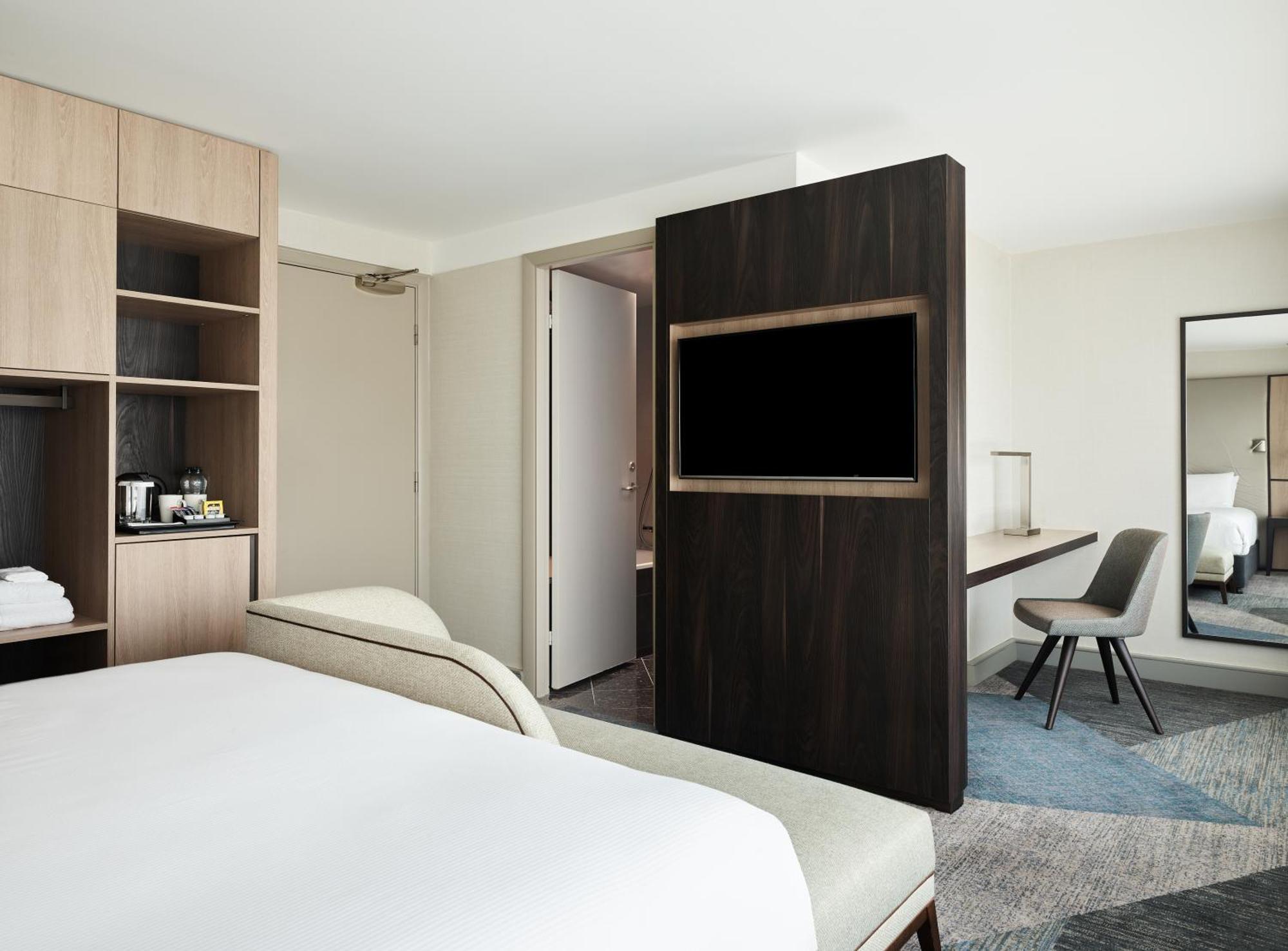 Deluxe King Room View