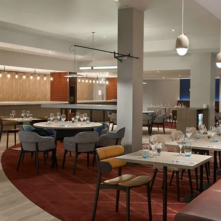 Hyatt Place London Heathrow Airport-2