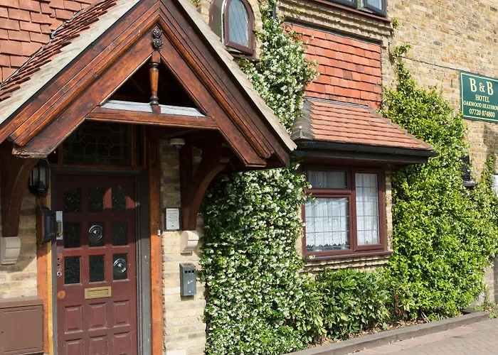 Oakwood Bed And Breakfast Heathrow Hillingdon